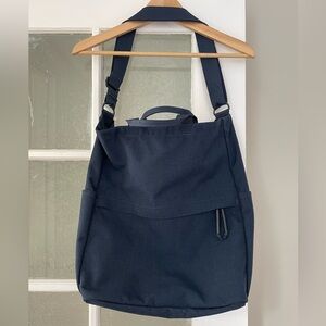 Everlane navy nylon tote